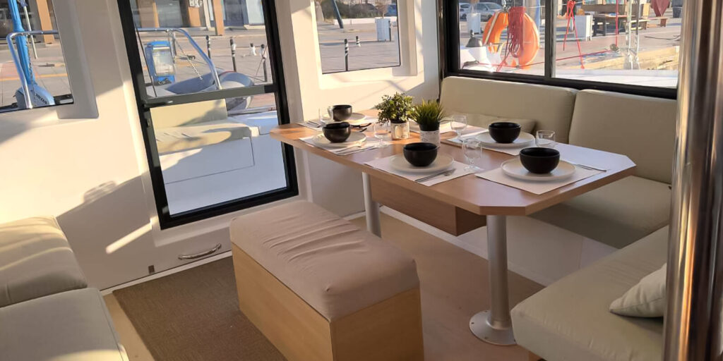 Bali Catsmart Northcat 38 saloon