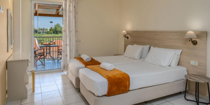 Manousis ApartHotel