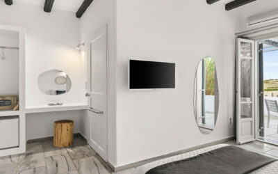 Mr & Mrs White Suites (από 230€)