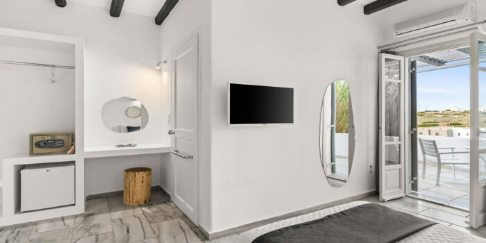 Mr & Mrs White Paros Suites & More