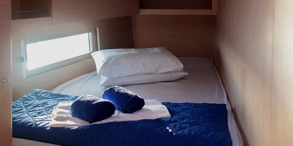 Oceanis 46.1 bedroom