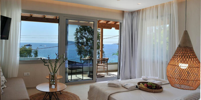 Salty Wave Suites