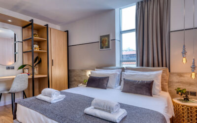The Pinnacle Athens (από 170€)