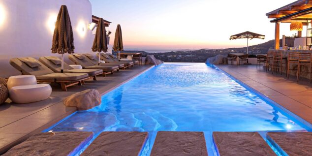 White Art Suites