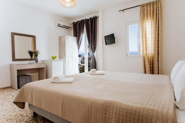 Nikos Hotel